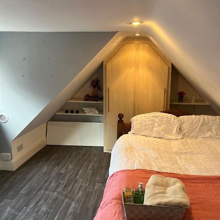 Cozy Room In A Serene House Birmingham Eksteriør bilde